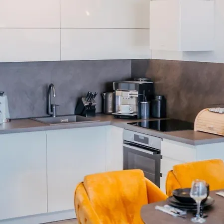 Apartment Fuer 5 Personen In Okrug Gornji, Dalmatien *